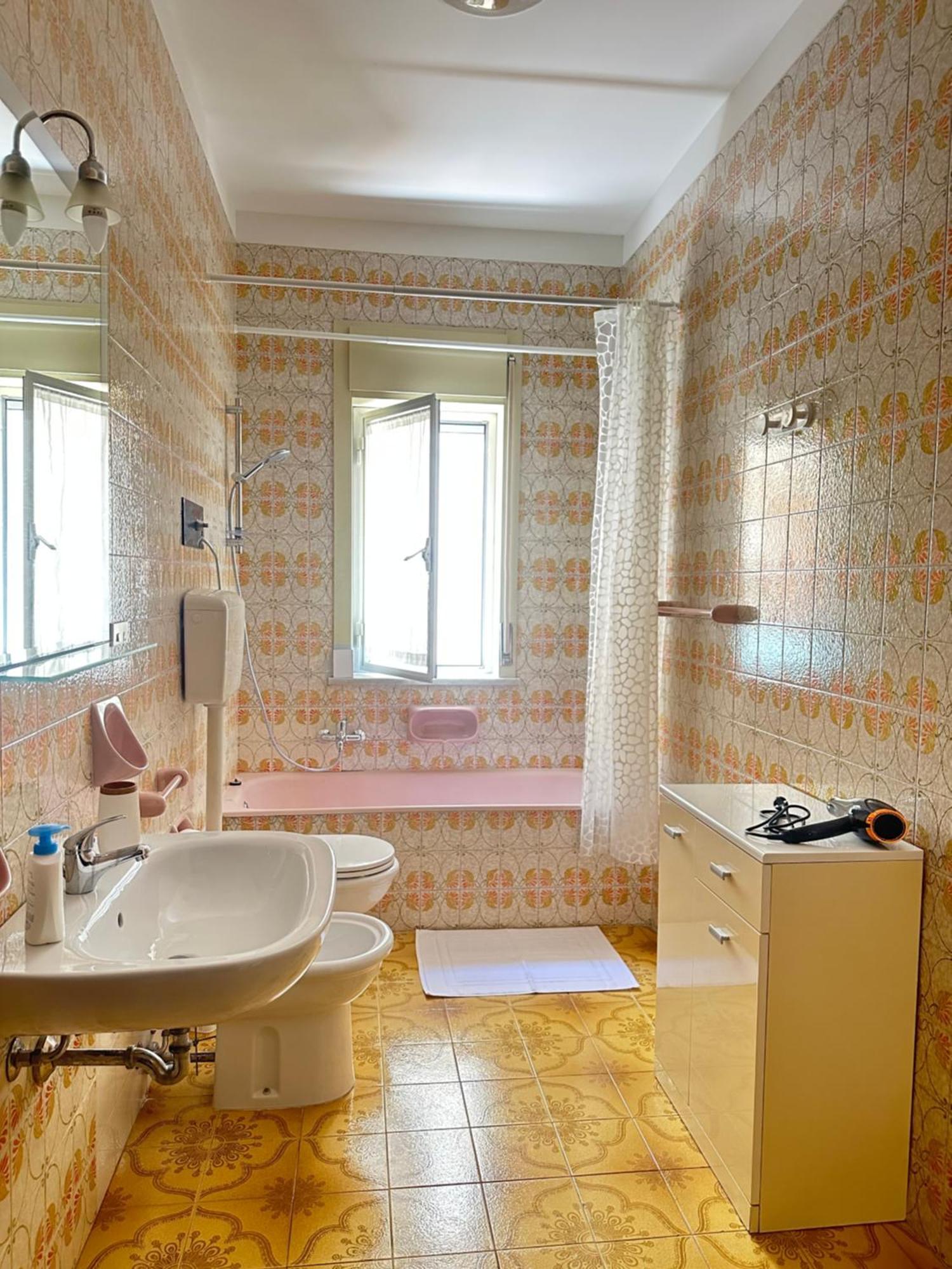 Yellow House Cefalu Luaran gambar